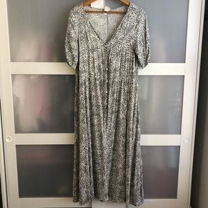 BOGO free! H&M midi black & white floral dress